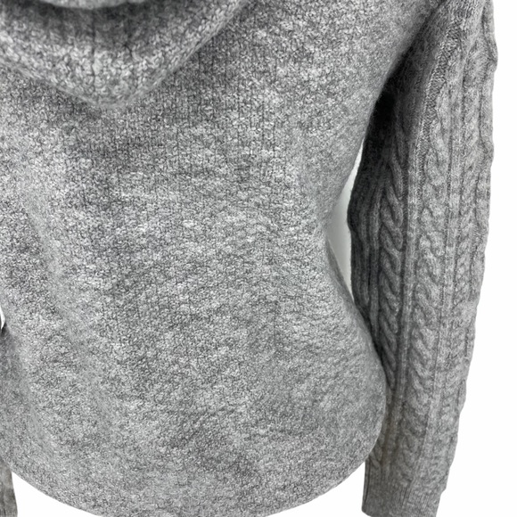 Court & Rowe Hooded Cable Sweater Size SM - K85 - Picture 4 of 9